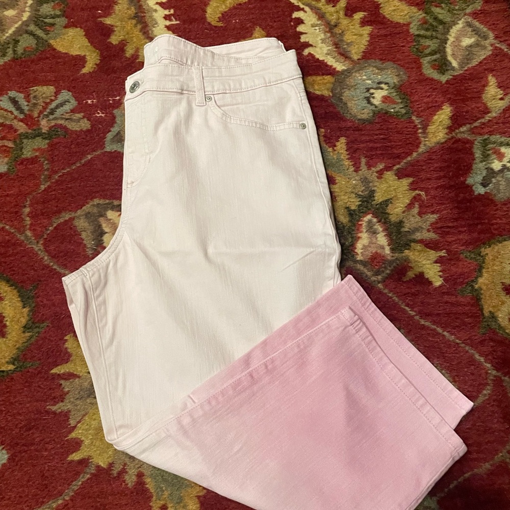 Style & Co. Light Pink Curvy Capri